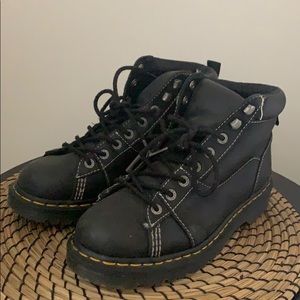 dr martens alderton